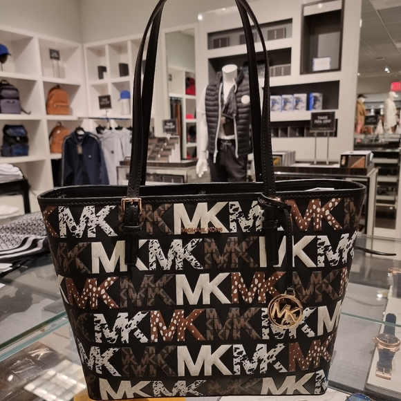 Michael Kors 3 Piece Bundle - Picture 7 of 16